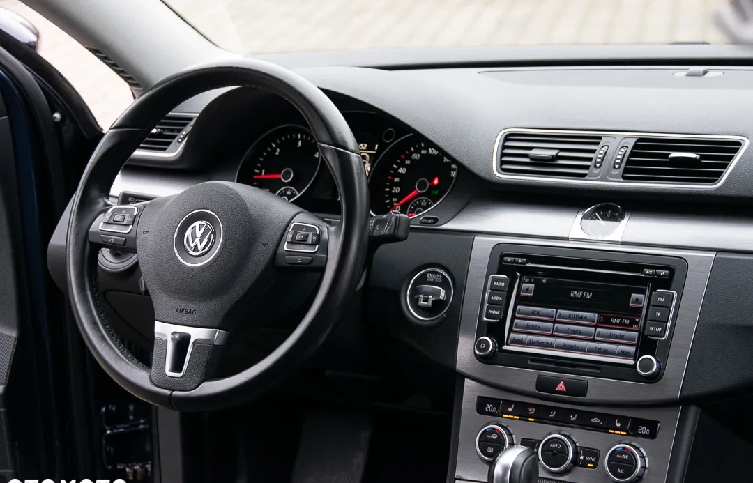 Volkswagen Passat cena 37900 przebieg: 249000, rok produkcji 2014 z Legnica małe 781